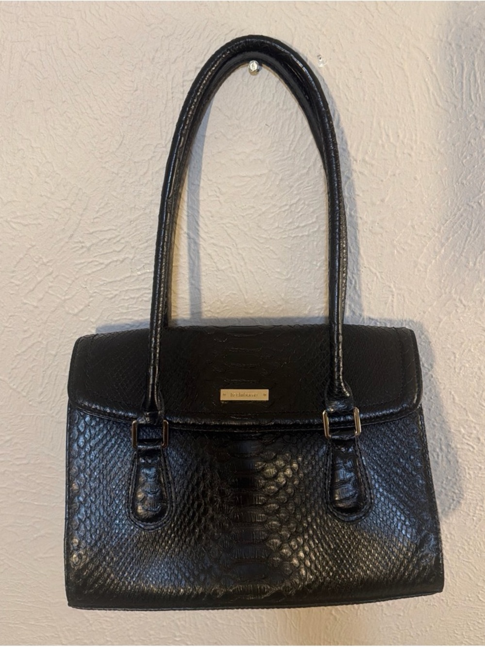 Black Textured Faux-Snake Leather Shoulder Bag - Classic Women's Handbag